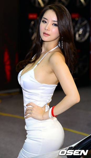 韓国　巨乳女優 